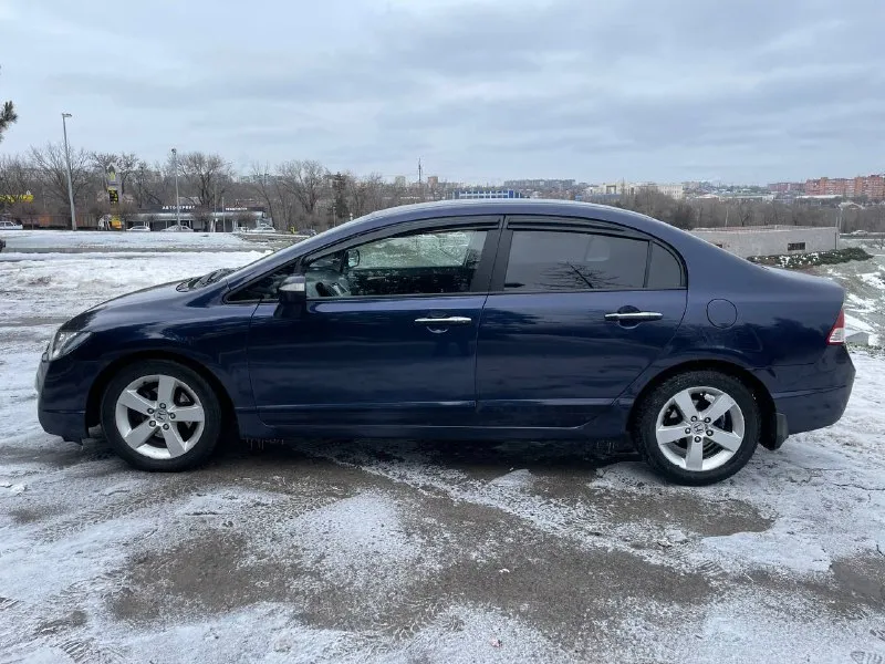 Honda civic 2008 г. в 4d. в отличном состоянии. в максимальной комплектации. птс оригинал, 4 владельца, два ключа. у машины зеленый отчет истории, без дтп, с родным пробегом. двигатель 1.8 на 140 л. с работает ровно, весь сухой, тянет отлично. коробка классический автомат, передачи листает не заметно. ходовая приятная без посторонних звуков. кузов в отличном состоянии, весь ровный и красивый. салон чистый и аккуратный. в машине есть все для комфортного передвижения, а именно: климат контроль подогрев сидений камера заднего вида магнитола с блютус мультируль подрулевые лепестки и т. д. стоят красивые, заводские литые диски на хорошей зимней резине. машина обслужена и вложений не требует. все документы в порядке. цена: 695к автотека 👇 автотека хонда цивик ростов-на-дону связь: 89064257555 - фотография - 8