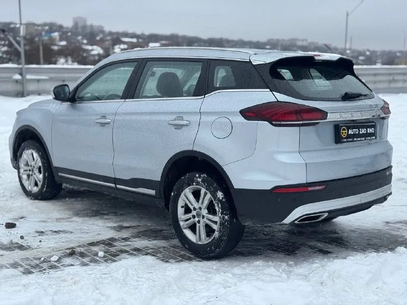 🏁в продаже geely atlas pro год выпуска: 2023 пробег на табло: 65 000 км птс: электронный двигатель: 1.5 бензин трансмиссия: at vin: y4k8722z3pb305130 цена: 1 440 000 руб 📞 +7 (938) 130-35-61 адрес: г. ростов-на-дону, тц «сиверс», пр. сиверса, 23 – как нас найти способы оплаты: — наличные; — кредит (20 банков); — безнал без ндс; — обмен на ваш авто. больше подробностей об авто и способах оплаты узнавайте у менеджера в @autozaorndbot ___________ смотрите все авто в наличии – https://autozao. ru/ 🗺️ присоединяйтесь к авто зао в других городах: — москва — краснодар - фотография - 3