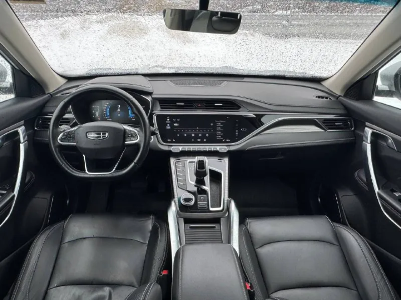 🏁в продаже geely atlas pro год выпуска: 2023 пробег на табло: 65 000 км птс: электронный двигатель: 1.5 бензин трансмиссия: at vin: y4k8722z3pb305130 цена: 1 440 000 руб 📞 +7 (938) 130-35-61 адрес: г. ростов-на-дону, тц «сиверс», пр. сиверса, 23 – как нас найти способы оплаты: — наличные; — кредит (20 банков); — безнал без ндс; — обмен на ваш авто. больше подробностей об авто и способах оплаты узнавайте у менеджера в @autozaorndbot ___________ смотрите все авто в наличии – https://autozao. ru/ 🗺️ присоединяйтесь к авто зао в других городах: — москва — краснодар - фотография - 5