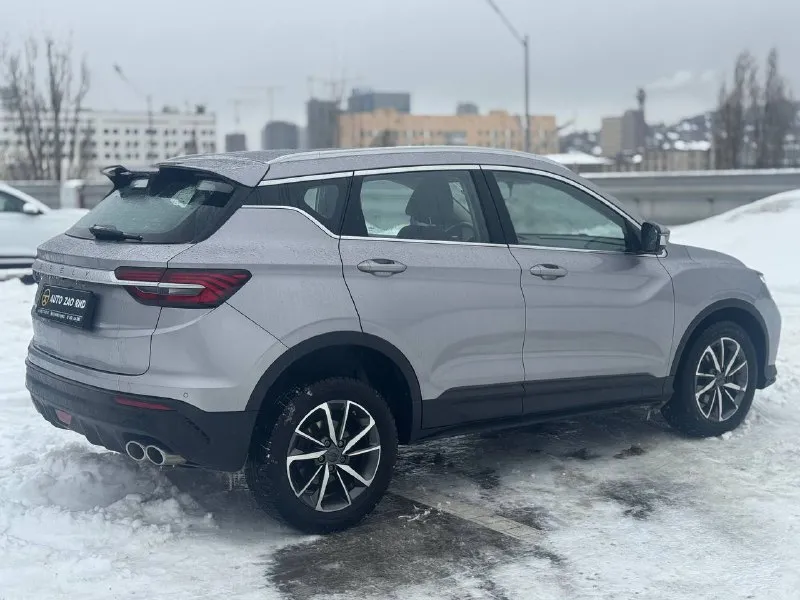 🏁в продаже geely coolray год выпуска: 2022 пробег на табло: 51 000 км птс: электронный двигатель: 1.5 бензин трансмиссия: amt vin: y4k8622z4nb911939 цена: 1 310 000 руб 📞 +7 (938) 130-35-61 адрес: г. ростов-на-дону, тц «сиверс», пр. сиверса, 23 – как нас найти способы оплаты: — наличные; — кредит (20 банков); — безнал без ндс; — обмен на ваш авто. больше подробностей об авто и способах оплаты узнавайте у менеджера в @autozaorndbot ___________ смотрите все авто в наличии – https://autozao. ru/ 🗺️ присоединяйтесь к авто зао в других городах: — москва — краснодар - фотография - 4