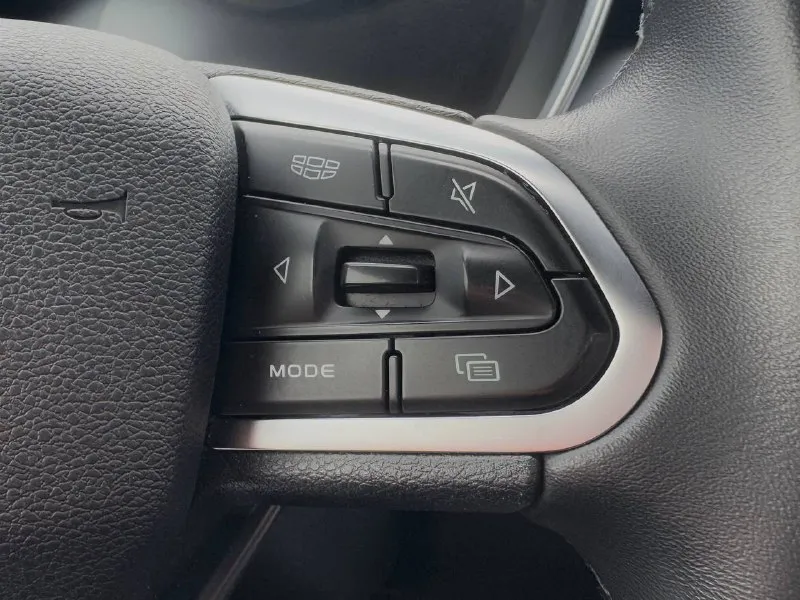 🏁в продаже geely coolray год выпуска: 2022 пробег на табло: 51 000 км птс: электронный двигатель: 1.5 бензин трансмиссия: amt vin: y4k8622z4nb911939 цена: 1 310 000 руб 📞 +7 (938) 130-35-61 адрес: г. ростов-на-дону, тц «сиверс», пр. сиверса, 23 – как нас найти способы оплаты: — наличные; — кредит (20 банков); — безнал без ндс; — обмен на ваш авто. больше подробностей об авто и способах оплаты узнавайте у менеджера в @autozaorndbot ___________ смотрите все авто в наличии – https://autozao. ru/ 🗺️ присоединяйтесь к авто зао в других городах: — москва — краснодар - фотография - 8