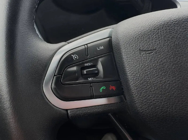 🏁в продаже geely coolray год выпуска: 2022 пробег на табло: 51 000 км птс: электронный двигатель: 1.5 бензин трансмиссия: amt vin: y4k8622z4nb911939 цена: 1 310 000 руб 📞 +7 (938) 130-35-61 адрес: г. ростов-на-дону, тц «сиверс», пр. сиверса, 23 – как нас найти способы оплаты: — наличные; — кредит (20 банков); — безнал без ндс; — обмен на ваш авто. больше подробностей об авто и способах оплаты узнавайте у менеджера в @autozaorndbot ___________ смотрите все авто в наличии – https://autozao. ru/ 🗺️ присоединяйтесь к авто зао в других городах: — москва — краснодар - фотография - 9