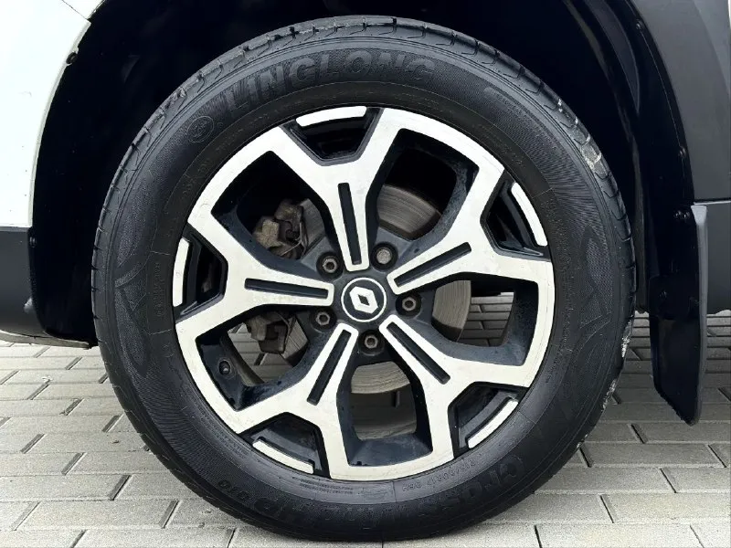 🏁в продаже renault duster комплектация: style год выпуска: 2021 пробег на табло: 65 000 км птс: электронный, юр. чистый двигатель: 1.3 бензин трансмиссия: cvt vin: x7lhsrp3968215384 цена: 1 190 000 новая цена: 1 170 000 руб. 📞 + 7 (928) 113-61-61 адрес: г. ростов-на-дону, тц «сиверс», пр. сиверса, 23 – как нас найти способы оплаты: — наличные; — кредит (20 банков); — безнал без ндс; — обмен на ваш авто. больше подробностей об авто и способах оплаты узнавайте у менеджера @autozaorndbot _______________ смотрите все авто в наличии – https://autozao. ru/ 🗺️ присоединяйтесь к авто зао в других городах: — москва — краснодар — екатеринбург - фотография - 6