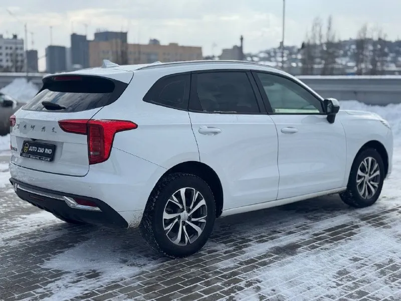 🏁в продаже haval jolion год выпуска: 2023 пробег на табло: 69 000 км птс: электронный, юр. чистый двигатель: 1.5 бензин трансмиссия: amt vin: xzgee04a8pa844805 цена: 1 290 000 новая цена: 1 270 000 руб. 📞 +7 (938) 130-35-61 адрес: г. ростов-на-дону, тц «сиверс», пр. сиверса, 23 – как нас найти способы оплаты: — наличные; — кредит (20 банков); — безнал без ндс; — обмен на ваш авто. больше подробностей об авто и способах оплаты узнавайте у менеджера @autozaorndbot ___________ смотрите все авто в наличии – https://autozao. ru/ 🗺️ присоединяйтесь к авто зао в других городах: — москва — краснодар — екатеринбург - фотография - 4