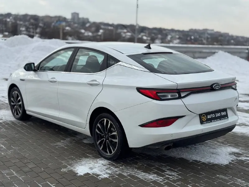 🏁в продаже jac j7 год выпуска: 2023 пробег на табло: 96 000 км птс: электронный, юр. чистый двигатель: 1.5 бензин трансмиссия: cvt vin: lj12fkt35p4024320 цена: 990 000 новая цена: 980 000 руб. 📞 +7 (938) 130-35-61 адрес: г. ростов-на-дону, тц «сиверс», пр. сиверса, 23 – как нас найти способы оплаты: — наличные; — кредит (20 банков); — безнал без ндс; — обмен на ваш авто. больше подробностей об авто и способах оплаты узнавайте у менеджера в @autozaorndbot ___________ смотрите все авто в наличии – https://autozao. ru/ 🗺️ присоединяйтесь к авто зао в других городах: — москва — краснодар — екатеринбург - фотография - 4