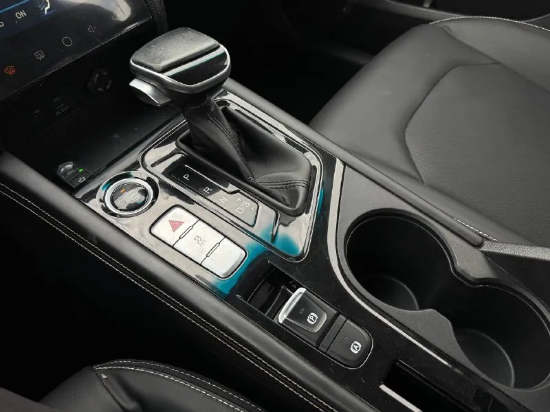 🏁в продаже jac j7 год выпуска: 2023 пробег на табло: 96 000 км птс: электронный, юр. чистый двигатель: 1.5 бензин трансмиссия: cvt vin: lj12fkt35p4024320 цена: 990 000 новая цена: 980 000 руб. 📞 +7 (938) 130-35-61 адрес: г. ростов-на-дону, тц «сиверс», пр. сиверса, 23 – как нас найти способы оплаты: — наличные; — кредит (20 банков); — безнал без ндс; — обмен на ваш авто. больше подробностей об авто и способах оплаты узнавайте у менеджера в @autozaorndbot ___________ смотрите все авто в наличии – https://autozao. ru/ 🗺️ присоединяйтесь к авто зао в других городах: — москва — краснодар — екатеринбург - фотография - 7