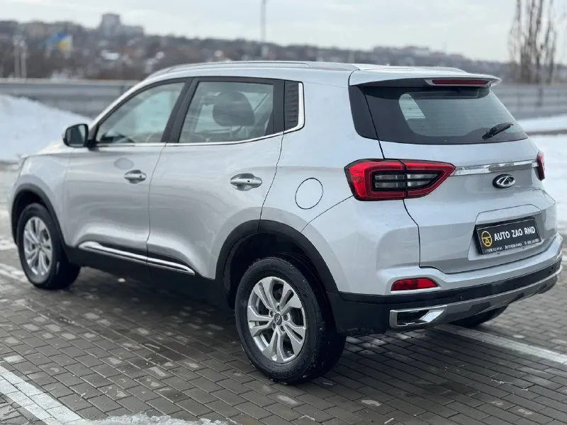 🏁в продаже chery tiggo 4 pro год выпуска: 2023 пробег на табло: 55 000 км птс: электронный, юр. чистый двигатель: 1.5 бензин трансмиссия: cvt vin: lvvdb21b1pd984551 цена: 1 040 000 новая цена: 1 030 000 руб. 📞 +7 (938) 130-35-61 адрес: г. ростов-на-дону, тц «сиверс», пр. сиверса, 23 – как нас найти способы оплаты: — наличные; — кредит (20 банков); — безнал без ндс; — обмен на ваш авто. больше подробностей об авто и способах оплаты узнавайте у менеджера в @autozaorndbot ___________ смотрите все авто в наличии – https://autozao. ru/ 🗺️ присоединяйтесь к авто зао в других городах: — москва — краснодар - фотография - 3