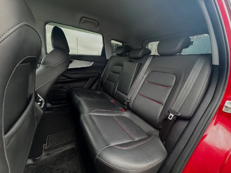 🏁в продаже chery tiggo 7 pro год выпуска: 2022 пробег на табло: 64 000 км птс: электронный, юр. чистый двигатель: 1.5 бензин трансмиссия: cvt vin: lvvdb21b9nd737114 цена: 1 230 000 новая цена: 1 220 000 руб. 📞 + 7 (928) 113-61-61 адрес: г. ростов-на-дону, тц «сиверс», пр. сиверса, 23 – как нас найти ежедневно с 10:00 до 20:00 способы оплаты: — наличные; — кредит (20 банков); — безнал без ндс; — обмен на ваш авто. больше подробностей об авто и способах оплаты узнавайте у менеджера @autozaorndbot _______________ смотрите все авто в наличии – https://autozao. ru/ max. ru/auto_zao_rnd 💬 🗺️ присоединяйтесь к авто зао в других городах: — москва — краснодар - фотография - 10