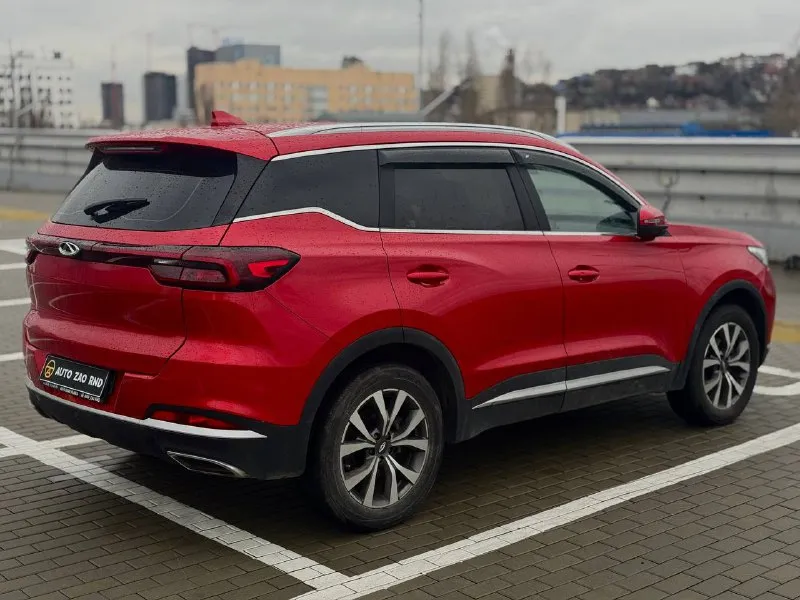 🏁в продаже chery tiggo 7 pro год выпуска: 2022 пробег на табло: 64 000 км птс: электронный, юр. чистый двигатель: 1.5 бензин трансмиссия: cvt vin: lvvdb21b9nd737114 цена: 1 230 000 новая цена: 1 220 000 руб. 📞 + 7 (928) 113-61-61 адрес: г. ростов-на-дону, тц «сиверс», пр. сиверса, 23 – как нас найти ежедневно с 10:00 до 20:00 способы оплаты: — наличные; — кредит (20 банков); — безнал без ндс; — обмен на ваш авто. больше подробностей об авто и способах оплаты узнавайте у менеджера @autozaorndbot _______________ смотрите все авто в наличии – https://autozao. ru/ max. ru/auto_zao_rnd 💬 🗺️ присоединяйтесь к авто зао в других городах: — москва — краснодар - фотография - 3