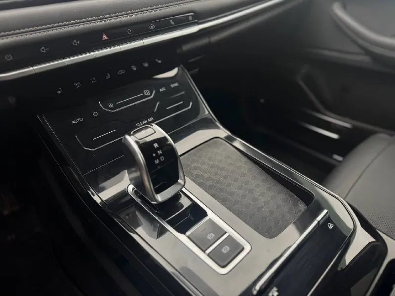 🏁в продаже chery tiggo 7 pro год выпуска: 2022 пробег на табло: 64 000 км птс: электронный, юр. чистый двигатель: 1.5 бензин трансмиссия: cvt vin: lvvdb21b9nd737114 цена: 1 230 000 новая цена: 1 220 000 руб. 📞 + 7 (928) 113-61-61 адрес: г. ростов-на-дону, тц «сиверс», пр. сиверса, 23 – как нас найти ежедневно с 10:00 до 20:00 способы оплаты: — наличные; — кредит (20 банков); — безнал без ндс; — обмен на ваш авто. больше подробностей об авто и способах оплаты узнавайте у менеджера @autozaorndbot _______________ смотрите все авто в наличии – https://autozao. ru/ max. ru/auto_zao_rnd 💬 🗺️ присоединяйтесь к авто зао в других городах: — москва — краснодар - фотография - 7