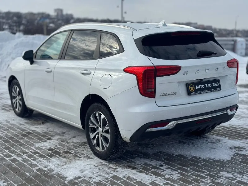 🏁в продаже haval jolion год выпуска: 2023 пробег на табло: 58 000 км птс: электронный, юр. чистый двигатель: 1.5 бензин трансмиссия: amt vin: xzgee04a4pa844803 цена: 1 270 000 новая цена: 1 230 000 руб. 📞 +7 (938) 130-35-61 адрес: г. ростов-на-дону, тц «сиверс», пр. сиверса, 23 – как нас найти способы оплаты: — наличные; — кредит (20 банков); — безнал без ндс; — обмен на ваш авто. больше подробностей об авто и способах оплаты узнавайте у менеджера @autozaorndbot ___________ смотрите все авто в наличии – https://autozao. ru/ 🗺️ присоединяйтесь к авто зао в других городах: — москва — краснодар — екатеринбург - фотография - 4