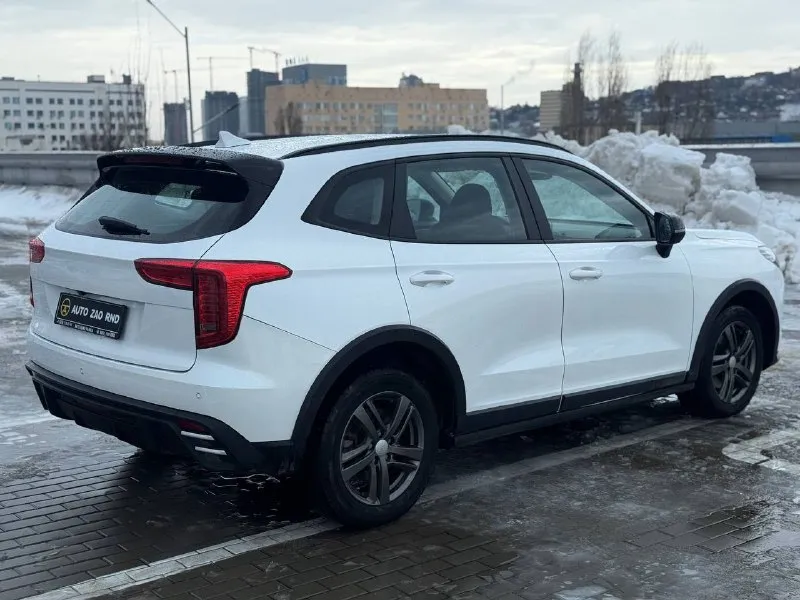 🏁в продаже haval jolion год выпуска: 2024 пробег на табло: 37 000 км птс: электронный, юр. чистый двигатель: 1.5 бензин трансмиссия: амт vin: xzgee04a5ra507172 цена: 1 480 000 руб. 📞 +7 (938) 130-35-61 адрес: г. ростов-на-дону, тц «сиверс», пр. сиверса, 23 – как нас найти способы оплаты: — наличные; — кредит (20 банков); — безнал без ндс; — обмен на ваш авто. больше подробностей об авто и способах оплаты узнавайте у менеджера @autozaorndbot ___________ смотрите все авто в наличии – https://autozao. ru/ max. ru/auto_zao_rnd 💬 🗺️ присоединяйтесь к авто зао в других городах: — москва — краснодар - фотография - 3