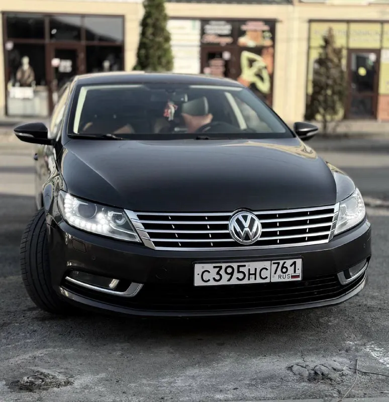 Продаю volkswagen passat cc 2014г. 1.8 турбо пробег 195к диски литые родные/заводские отдам полный комплект зимней резины. коробка едет не пинает, ничего не гудит. турбина дует. по салону имеются потертости, но все целое без рваных элементов. по электрике все работает, печка греет, кондиционер холодит, датчики все работают. электроусилитель руля адаптивные би- ксеноновые фары, динамический поворотный свет омыватели передних фар датчик дождя и света датчик давления шин подогрев передних сидений климат- контроль 2х зонный кожаный мультируль система распознавания усталости водителя esp, включая систему помощи при торможении, abs, asr, eds электрический стояночный тормоз, очень удобная функция "auto hold" наружные зеркала с подогревом, электрорегулировкой и автозатемнением на водительской стороне внутренне зеркало заднего вида с автоматическим затемнением металлическая защита двигателя. датчики парковки с траекторией на экран редкий «трюфельный» салон машина всю жизнь провела на юге. отчёт зеленый, любые проверки, в дтп машина не была машина продаётся в связи с возможностью перейти на что-то побольше. цена : 1.5 млн 🍋🍋🍋 номер :79529948965 - фотография - 4