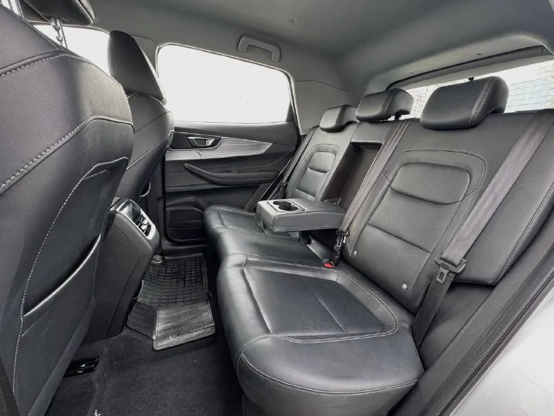 🏁в продаже chery tiggo 4 pro год выпуска: 2023 пробег на табло: 76 000 км птс: электронный двигатель: 1.5 бензин трансмиссия: cvt vin: lvvdb21b4pd963015 цена: 1 030 000 руб. 📞 +7 (938) 130-35-61 адрес: г. ростов-на-дону, тц «сиверс», пр. сиверса, 23 – как нас найти способы оплаты: — наличные; — кредит (20 банков); — безнал без ндс; — обмен на ваш авто. больше подробностей об авто и способах оплаты узнавайте у менеджера @autozaorndbot ___________ смотрите все авто в наличии – https://autozao. ru/ max. ru/auto_zao_rnd 💬 🗺️ присоединяйтесь к авто зао в других городах: — москва — краснодар - фотография - 7