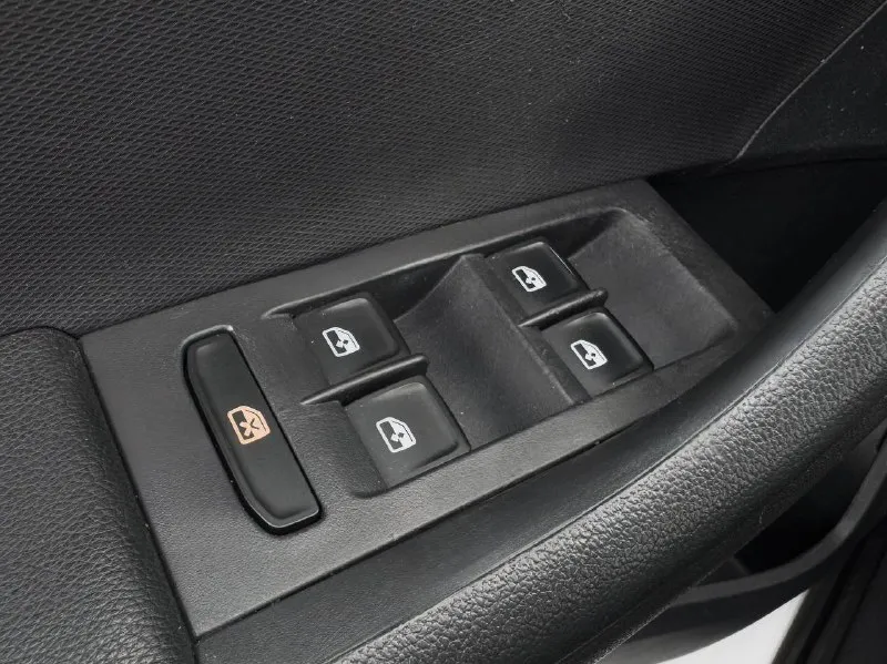 🏁в продаже skoda rapid год выпуска: 2021 пробег на табло: 121 000 км птс: электронный, юр. чистый двигатель: 1.6 бензин трансмиссия: at vin: xw8ac2nhxmk133546 цена: 900 000 новая цена: 890 000 руб. 📞 + 7 (928) 113-61-61 адрес: г. ростов-на-дону, тц «сиверс», пр. сиверса, 23 – как нас найти способы оплаты: — наличные; — кредит (20 банков); — безнал без ндс; — обмен на ваш авто. больше подробностей об авто и способах оплаты узнавайте у менеджера @autozaorndbot ________________ смотрите все авто в наличии – https://autozao. ru/ max. ru/auto_zao_rnd 💬 🗺️ присоединяйтесь к авто зао в других городах: — москва — краснодар - фотография - 7