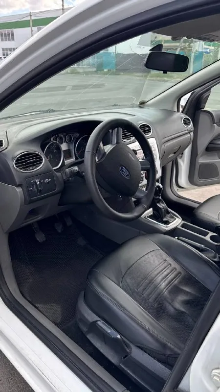 Ford focus 2, 1.6 мкпп, 2009г 400.000р продаю свой личный автомобиль. если вы ищете первую машину или просто надежный транспорт, который не подведет утром в мороз - вы по адресу. ﻿﻿владею 7 лет (не перекуп!). ﻿﻿всё, что должно работать - работает. ﻿﻿печка греет, кондиционер холодит. ﻿﻿техническая часть на 5, вложений по механике не требует. да, по кузову есть «следы времени», но за счет этого цена ниже рынка за такое техническое состояние. за машину не стыдно. стоит свежая зимняя резина. пишите, звоните, всё расскажу как есть! скину автотеку. причина продажи, уже есть новый авто. торг при осмотре +79061854829 - фотография - 4