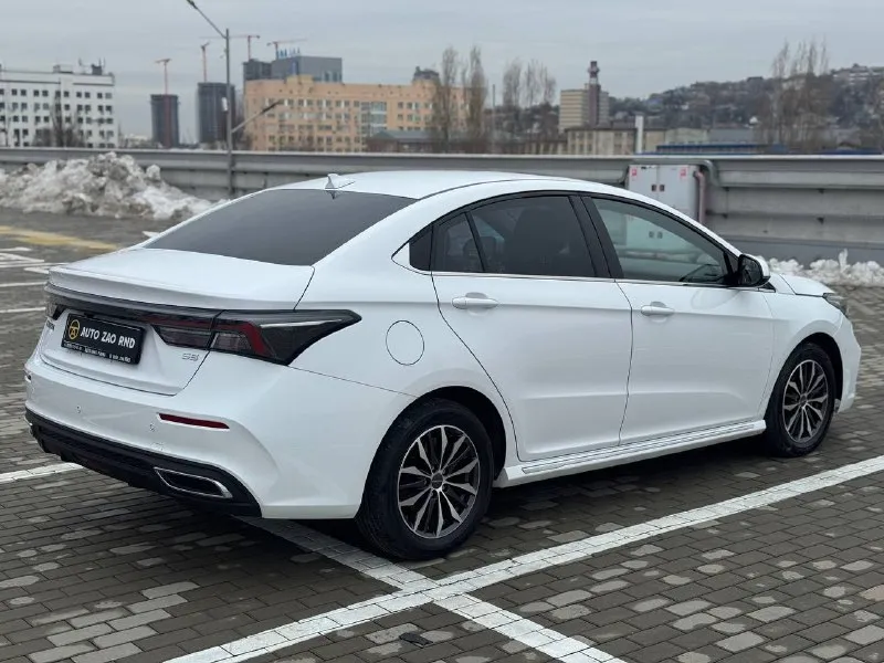 🏁в продаже omoda s5 год выпуска: 2023 пробег на табло: 35 600 км птс: электронный двигатель: 1.5 бензин трансмиссия: cvt vin: lvvdc21b6pd207425 цена: 1 090 000 руб. 📞 +7 (938) 130-35-61 адрес: г. ростов-на-дону, тц «сиверс», пр. сиверса, 23 – как нас найти способы оплаты: — наличные; — кредит (20 банков); — безнал без ндс; — обмен на ваш авто. больше подробностей об авто и способах оплаты узнавайте у менеджера @autozaorndbot ___________ смотрите все авто в наличии – https://autozao. ru/ max. ru/auto_zao_rnd 💬 🗺️ присоединяйтесь к авто зао в других городах: — москва — краснодар - фотография - 4