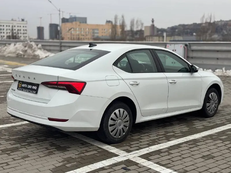 🏁в продаже skoda octavia год выпуска: 2021 пробег на табло: 60 000 км птс: электронный двигатель: 1.6 бензин трансмиссия: ат vin: xw8an4nx2nh008214 цена: 1 420 000 руб. 📞 + 7 (938) 130-35-61 адрес: г. ростов-на-дону, тц «сиверс», пр. сиверса, 23 – как нас найти способы оплаты: — наличные; — кредит (20 банков); — безнал без ндс; — обмен на ваш авто. больше подробностей об авто и способах оплаты узнавайте у менеджера @autozaorndbot ___________ смотрите все авто в наличии – https://autozao. ru/ max. ru/auto_zao_rnd 💬 🗺️ присоединяйтесь к авто зао в других городах: — москва — краснодар - фотография - 4