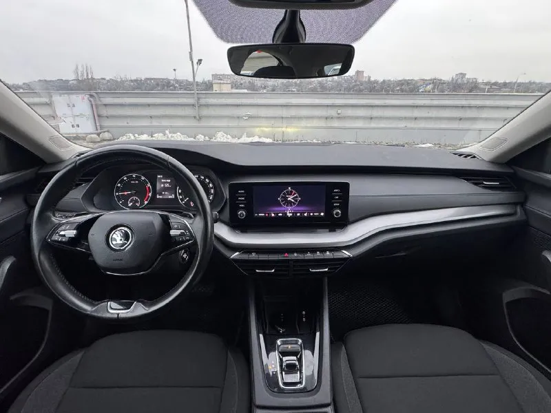 🏁в продаже skoda octavia год выпуска: 2021 пробег на табло: 60 000 км птс: электронный двигатель: 1.6 бензин трансмиссия: ат vin: xw8an4nx2nh008214 цена: 1 420 000 руб. 📞 + 7 (938) 130-35-61 адрес: г. ростов-на-дону, тц «сиверс», пр. сиверса, 23 – как нас найти способы оплаты: — наличные; — кредит (20 банков); — безнал без ндс; — обмен на ваш авто. больше подробностей об авто и способах оплаты узнавайте у менеджера @autozaorndbot ___________ смотрите все авто в наличии – https://autozao. ru/ max. ru/auto_zao_rnd 💬 🗺️ присоединяйтесь к авто зао в других городах: — москва — краснодар - фотография - 6