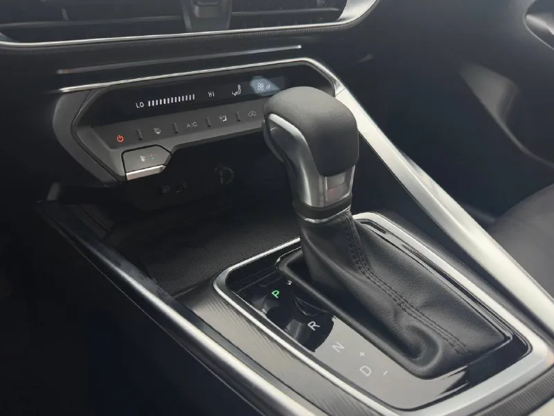 🏁в продаже kaiyi e5 год выпуска: 2023 пробег на табло: 56 000 км птс: электронный двигатель: 1.5 бензин трансмиссия: cvt vin: xuuja2g27p0002858 цена: 1 090 000 руб. 📞 + 7 (938) 130-35-61 адрес: г. ростов-на-дону, тц «сиверс», пр. сиверса, 23 – как нас найти способы оплаты: — наличные; — кредит (20 банков); — безнал без ндс; — обмен на ваш авто. больше подробностей об авто и способах оплаты узнавайте у менеджера @autozaorndbot ___________ смотрите все авто в наличии – https://autozao. ru/ max. ru/auto_zao_rnd 💬 🗺️ присоединяйтесь к авто зао в других городах: — москва — краснодар - фотография - 7