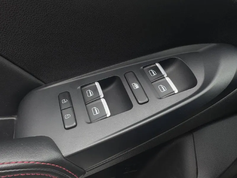 🏁в продаже kaiyi e5 год выпуска: 2023 пробег на табло: 56 000 км птс: электронный двигатель: 1.5 бензин трансмиссия: cvt vin: xuuja2g27p0002858 цена: 1 090 000 руб. 📞 + 7 (938) 130-35-61 адрес: г. ростов-на-дону, тц «сиверс», пр. сиверса, 23 – как нас найти способы оплаты: — наличные; — кредит (20 банков); — безнал без ндс; — обмен на ваш авто. больше подробностей об авто и способах оплаты узнавайте у менеджера @autozaorndbot ___________ смотрите все авто в наличии – https://autozao. ru/ max. ru/auto_zao_rnd 💬 🗺️ присоединяйтесь к авто зао в других городах: — москва — краснодар - фотография - 8