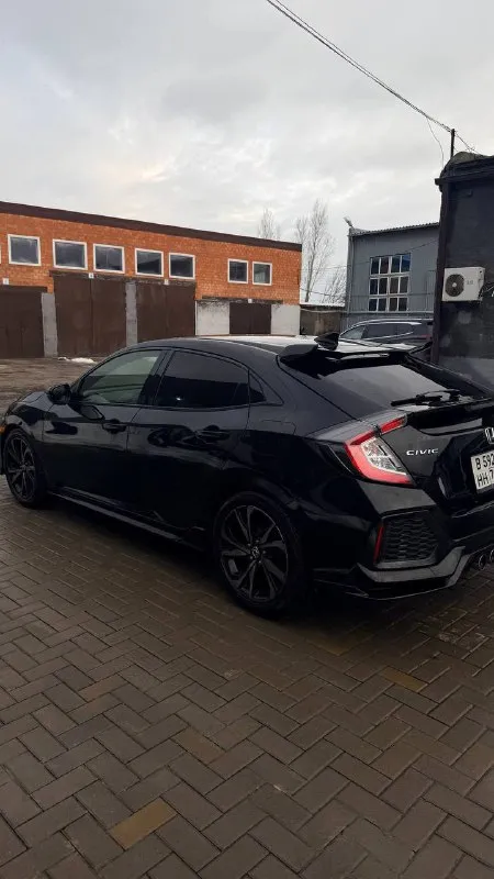 Добрый день! продаю honda civic (2018г) 1.5 cvt (182с) личный автомобиль, приобретался в японии и был привезен 8.03.2024. 1 владелец. состояние отличное, все родное, дтп не было, ничего не шилось и не колхозилось, полностью завод, есть скол на лобовом ( скину ). замена масла каждые 5т. машина едет очень бодро, ничего не гремит, все работает. кому нужна автотека могу скинуть. цена 1900000. обмен не интересует. связь: vk. com/idrosya_v 89281533234 - фотография - 4