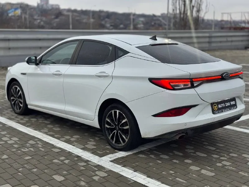 🏁 в продаже jac j7 год выпуска: 2023 пробег на табло: 61 000 км птс: электронный двигатель: 1.5 бензин трансмиссия: cvt vin: mx1j7aggxpk047357 цена: 970 000 руб. 📞 + 7 (938) 130-35-61 адрес: г. ростов-на-дону, тц «сиверс», пр. сиверса, 23 – как нас найти способы оплаты: — наличные; — кредит (20 банков); — безнал без ндс; — обмен на ваш авто. больше подробностей об авто и способах оплаты узнавайте у менеджера @autozaorndbot ___________ смотрите все авто в наличии – https://autozao. ru/ max. ru/auto_zao_rnd 💬 🗺️ присоединяйтесь к авто зао в других городах: — москва — краснодар - фотография - 3