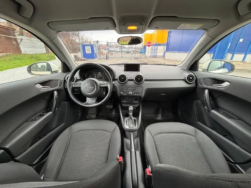 Продам audi a1 2014г. 1.4 tfsi dsg 750 т. р. 89054582118 таганрог автомобиль в отличном состоянии, машина вложений не требует, всегда проходила своевременное обслуживания на качественных запчастях. хорошая комплектация старт стоп, подогрев сидений. двигатель работают отличное едет очень шустро, кпп без нареканий не пинает, не дергает, не буксует. с документами полный порядок! без штрафов запретов итд. внешних дефектов нет, выглядит как новая. - фотография - 5