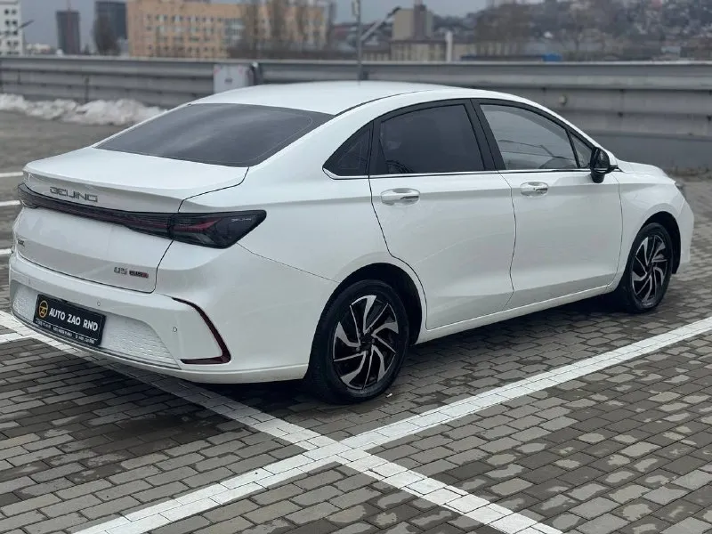 🏁 в продаже baic u5 plus год выпуска: 2023 пробег на табло: 42 000 км птс: электронный двигатель: 1.5 бензин трансмиссия: cvt vin: xwdclsac0p0000802 цена: 1 080 000 руб. 📞 + 7 (938) 130-35-61 адрес: г. ростов-на-дону, тц «сиверс», пр. сиверса, 23 – как нас найти способы оплаты: — наличные; — кредит (20 банков); — безнал без ндс; — обмен на ваш авто. больше подробностей об авто и способах оплаты узнавайте у менеджера @autozaorndbot ___________ смотрите все авто в наличии – https://autozao. ru/ max. ru/auto_zao_rnd 💬 🗺️ присоединяйтесь к авто зао в других городах: — москва — краснодар - фотография - 4