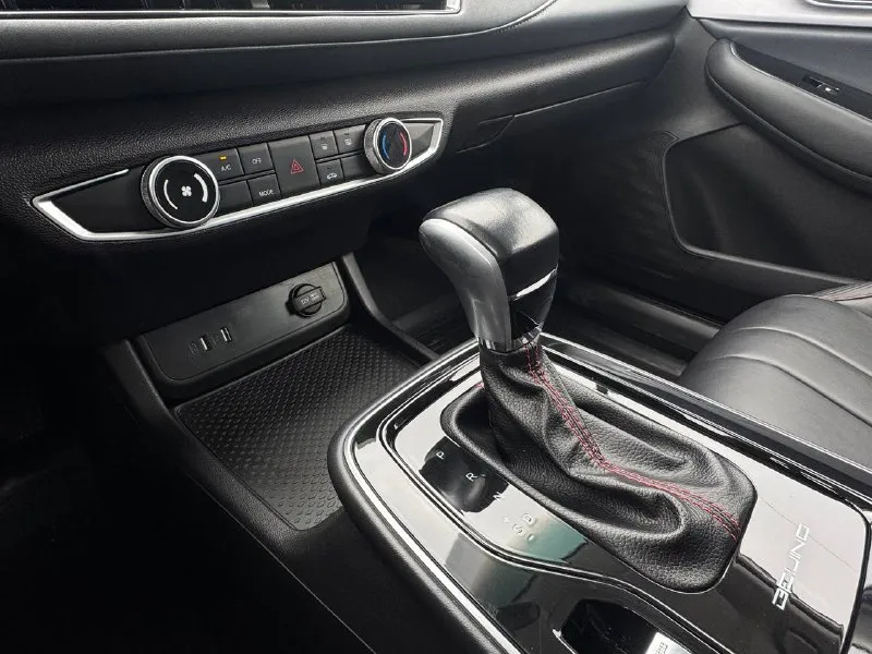 🏁 в продаже baic u5 plus год выпуска: 2023 пробег на табло: 42 000 км птс: электронный двигатель: 1.5 бензин трансмиссия: cvt vin: xwdclsac0p0000802 цена: 1 080 000 руб. 📞 + 7 (938) 130-35-61 адрес: г. ростов-на-дону, тц «сиверс», пр. сиверса, 23 – как нас найти способы оплаты: — наличные; — кредит (20 банков); — безнал без ндс; — обмен на ваш авто. больше подробностей об авто и способах оплаты узнавайте у менеджера @autozaorndbot ___________ смотрите все авто в наличии – https://autozao. ru/ max. ru/auto_zao_rnd 💬 🗺️ присоединяйтесь к авто зао в других городах: — москва — краснодар - фотография - 8