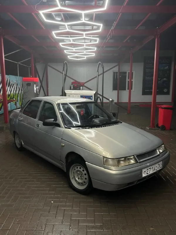 В продаже ваз 2110/ 2002 год мотор работает отлично контакты: 8 989 191 10 10 - фотография