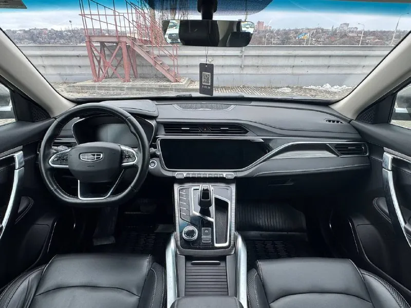 🏁 в продаже geely atlas pro год выпуска: 2023 пробег на табло: 53 000 км птс: электронный двигатель: 1.5 бензин трансмиссия: аt vin: y4k8722z7pb305275 цена: 1 440 000 руб. 📞 + 7 (938) 130-35-61 адрес: г. ростов-на-дону, тц «сиверс», пр. сиверса, 23 – как нас найти способы оплаты: — наличные; — кредит (20 банков); — безнал без ндс; — обмен на ваш авто. больше подробностей об авто и способах оплаты узнавайте у менеджера @autozaorndbot ___________ смотрите все авто в наличии – https://autozao. ru/ max. ru/auto_zao_rnd 💬 🗺️ присоединяйтесь к авто зао в других городах: — москва — краснодар - фотография - 5