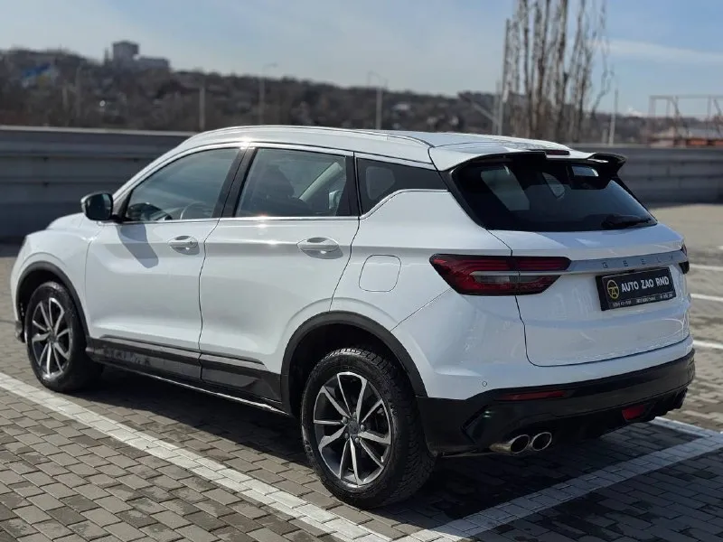 🏁в продаже geely coolray год выпуска: 2022 пробег на табло: 61 000 км птс: оригинал двигатель: 1.5 бензин трансмиссия: amt vin: y4k8622z0pb902075 цена: 1 290 000 руб. 📞 +7 (938) 130-35-61 адрес: г. ростов-на-дону, тц «сиверс», пр. сиверса, 23 – как нас найти способы оплаты: — наличные; — кредит (20 банков); — безнал без ндс; — обмен на ваш авто. больше подробностей об авто и способах оплаты узнавайте у менеджера в @autozaorndbot ___________ смотрите все авто в наличии – https://autozao. ru/ 🗺️ присоединяйтесь к авто зао в других городах: — москва — краснодар - фотография - 3