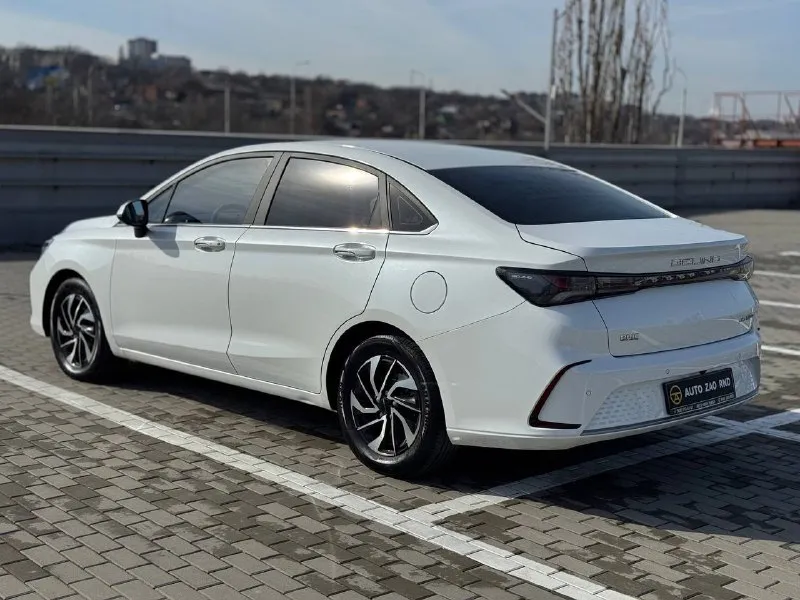 🏁в продаже baic u5 plus год выпуска: 2023 пробег на табло: 25 000 км птс: электронный двигатель: 1.5 бензин трансмиссия: cvt vin: xwdclsac0p0001612 цена: 1 070 000 руб. 📞 +7 (938) 130-35-61 адрес: г. ростов-на-дону, тц «сиверс», пр. сиверса, 23 – как нас найти способы оплаты: — наличные; — кредит (20 банков); — безнал без ндс; — обмен на ваш авто. больше подробностей об авто и способах оплаты узнавайте у менеджера в @autozaorndbot ___________ смотрите все авто в наличии – https://autozao. ru/ 🗺️ присоединяйтесь к авто зао в других городах: — москва — краснодар - фотография - 3