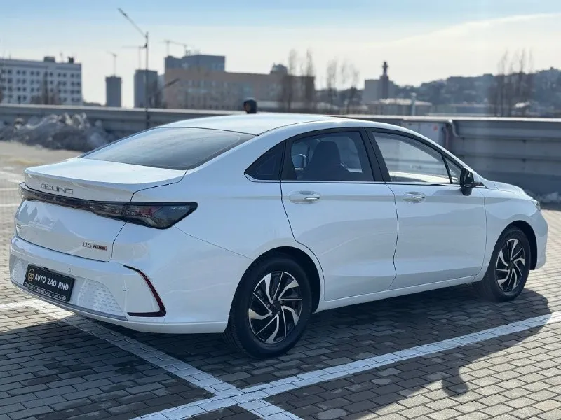 🏁в продаже baic u5 plus год выпуска: 2023 пробег на табло: 25 000 км птс: электронный двигатель: 1.5 бензин трансмиссия: cvt vin: xwdclsac0p0001612 цена: 1 070 000 руб. 📞 +7 (938) 130-35-61 адрес: г. ростов-на-дону, тц «сиверс», пр. сиверса, 23 – как нас найти способы оплаты: — наличные; — кредит (20 банков); — безнал без ндс; — обмен на ваш авто. больше подробностей об авто и способах оплаты узнавайте у менеджера в @autozaorndbot ___________ смотрите все авто в наличии – https://autozao. ru/ 🗺️ присоединяйтесь к авто зао в других городах: — москва — краснодар - фотография - 4