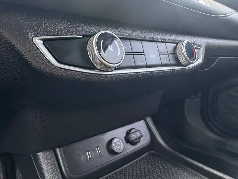 🏁в продаже baic u5 plus год выпуска: 2023 пробег на табло: 25 000 км птс: электронный двигатель: 1.5 бензин трансмиссия: cvt vin: xwdclsac0p0001612 цена: 1 070 000 руб. 📞 +7 (938) 130-35-61 адрес: г. ростов-на-дону, тц «сиверс», пр. сиверса, 23 – как нас найти способы оплаты: — наличные; — кредит (20 банков); — безнал без ндс; — обмен на ваш авто. больше подробностей об авто и способах оплаты узнавайте у менеджера в @autozaorndbot ___________ смотрите все авто в наличии – https://autozao. ru/ 🗺️ присоединяйтесь к авто зао в других городах: — москва — краснодар - фотография - 7