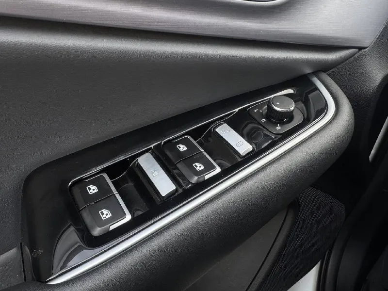 🏁в продаже baic u5 plus год выпуска: 2023 пробег на табло: 25 000 км птс: электронный двигатель: 1.5 бензин трансмиссия: cvt vin: xwdclsac0p0001612 цена: 1 070 000 руб. 📞 +7 (938) 130-35-61 адрес: г. ростов-на-дону, тц «сиверс», пр. сиверса, 23 – как нас найти способы оплаты: — наличные; — кредит (20 банков); — безнал без ндс; — обмен на ваш авто. больше подробностей об авто и способах оплаты узнавайте у менеджера в @autozaorndbot ___________ смотрите все авто в наличии – https://autozao. ru/ 🗺️ присоединяйтесь к авто зао в других городах: — москва — краснодар - фотография - 8