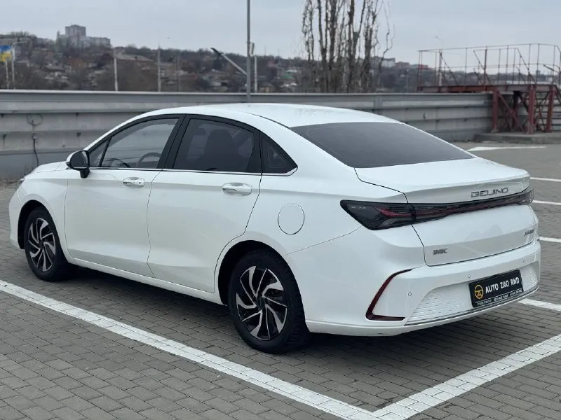 🏁в продаже baic u5 plus год выпуска: 2023 пробег на табло: 42 000 км птс: электронный двигатель: 1.5 бензин трансмиссия: cvt vin: xwdclsac9p0000815 цена: 1 090 000 руб. 📞 +7 (938) 130-35-61 адрес: г. ростов-на-дону, тц «сиверс», пр. сиверса, 23 – как нас найти способы оплаты: — наличные; — кредит (20 банков); — безнал без ндс; — обмен на ваш авто. больше подробностей об авто и способах оплаты узнавайте у менеджера в @autozaorndbot ___________ смотрите все авто в наличии – https://autozao. ru/ 🗺️ присоединяйтесь к авто зао в других городах: — москва — краснодар - фотография - 3