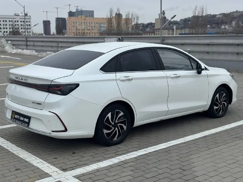 🏁в продаже baic u5 plus год выпуска: 2023 пробег на табло: 42 000 км птс: электронный двигатель: 1.5 бензин трансмиссия: cvt vin: xwdclsac9p0000815 цена: 1 090 000 руб. 📞 +7 (938) 130-35-61 адрес: г. ростов-на-дону, тц «сиверс», пр. сиверса, 23 – как нас найти способы оплаты: — наличные; — кредит (20 банков); — безнал без ндс; — обмен на ваш авто. больше подробностей об авто и способах оплаты узнавайте у менеджера в @autozaorndbot ___________ смотрите все авто в наличии – https://autozao. ru/ 🗺️ присоединяйтесь к авто зао в других городах: — москва — краснодар - фотография - 4