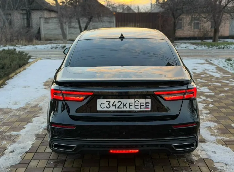 Продам или обменяю omoda s5 2024 года родной пробег 70.000км двигатель 1.5 атмосферный 113л. с автом... - фотография