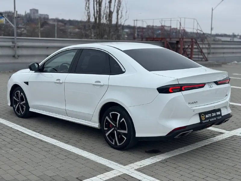 🏁в продаже kaiyi e5 год выпуска: 2023 пробег на табло: 54 000 км птс: электронный двигатель: 1.5 бензин трансмиссия: cvt vin: xuuja2g27p0002892 цена: 1 070 000 руб. 📞 +7 (938) 130-35-61 адрес: г. ростов-на-дону, тц «сиверс», пр. сиверса, 23 – как нас найти способы оплаты: — наличные; — кредит (20 банков); — безнал без ндс; — обмен на ваш авто. больше подробностей об авто и способах оплаты узнавайте у менеджера в @autozaorndbot ___________ смотрите все авто в наличии – https://autozao. ru/ 🗺️ присоединяйтесь к авто зао в других городах: — москва — краснодар - фотография - 3