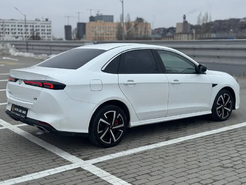 🏁в продаже kaiyi e5 год выпуска: 2023 пробег на табло: 54 000 км птс: электронный двигатель: 1.5 бензин трансмиссия: cvt vin: xuuja2g27p0002892 цена: 1 070 000 руб. 📞 +7 (938) 130-35-61 адрес: г. ростов-на-дону, тц «сиверс», пр. сиверса, 23 – как нас найти способы оплаты: — наличные; — кредит (20 банков); — безнал без ндс; — обмен на ваш авто. больше подробностей об авто и способах оплаты узнавайте у менеджера в @autozaorndbot ___________ смотрите все авто в наличии – https://autozao. ru/ 🗺️ присоединяйтесь к авто зао в других городах: — москва — краснодар - фотография - 4