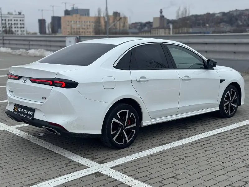 🏁в продаже kaiyi e5 год выпуска: 2023 пробег на табло: 52 000 км птс: электронный двигатель: 1.5 бензин трансмиссия: cvt vin: xuuja2g29p0001453 цена: 1 070 000 руб. 📞 +7 (938) 130-35-61 адрес: г. ростов-на-дону, тц «сиверс», пр. сиверса, 23 – как нас найти способы оплаты: — наличные; — кредит (20 банков); — безнал без ндс; — обмен на ваш авто. больше подробностей об авто и способах оплаты узнавайте у менеджера в @autozaorndbot ___________ смотрите все авто в наличии – https://autozao. ru/ 🗺️ присоединяйтесь к авто зао в других городах: — москва — краснодар - фотография - 4