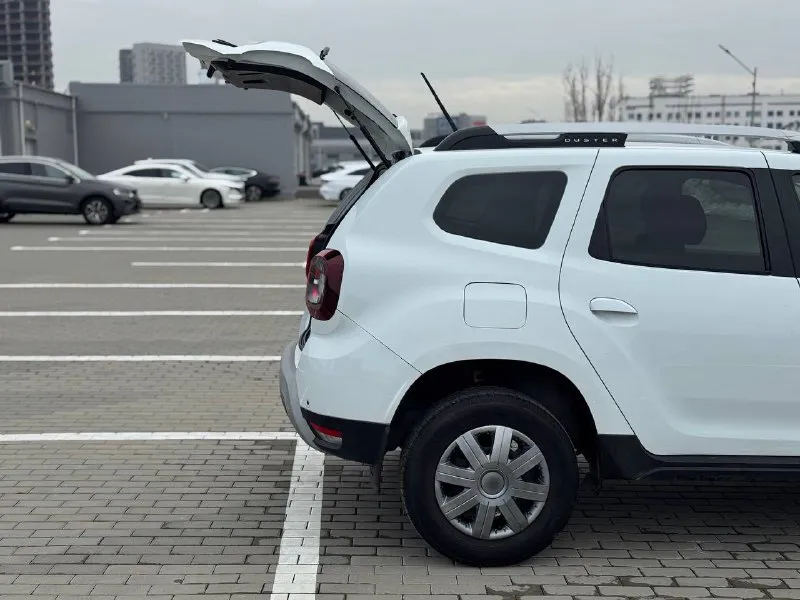 🏁 в продаже renault duster год выпуска: 2021 пробег на табло: 64 000 км птс: электронный двигатель: 1.3 бензин трансмиссия: cvt vin: x7lhsrp3968215340 цена: 1 150 000 руб. 📞 + 7 (938) 130-35-61 адрес: г. ростов-на-дону, тц «сиверс», пр. сиверса, 23 – как нас найти способы оплаты: — наличные; — кредит (20 банков); — безнал без ндс; — обмен на ваш авто. больше подробностей об авто и способах оплаты узнавайте у менеджера @autozaorndbot ___________ смотрите все авто в наличии – https://autozao. ru/ max. ru/auto_zao_rnd 💬 🗺️ присоединяйтесь к авто зао в других городах: — москва — краснодар - фотография - 5