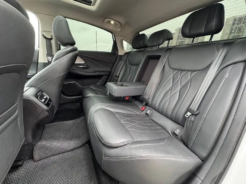 🏁 в продаже chery arrizo 8 год выпуска: 2023 пробег на табло: 33 000 км птс: электронный двигатель: 1.6 бензин трансмиссия: amt vin: lvvdc21b7pd290265 цена: 1 740 000 руб. 📞 + 7 (938) 130-35-61 адрес: г. ростов-на-дону, тц «сиверс», пр. сиверса, 23 – как нас найти способы оплаты: — наличные; — кредит (20 банков); — безнал без ндс; — обмен на ваш авто. больше подробностей об авто и способах оплаты узнавайте у менеджера @autozaorndbot ___________ смотрите все авто в наличии – https://autozao. ru/ max. ru/auto_zao_rnd 💬 🗺️ присоединяйтесь к авто зао в других городах: — москва — краснодар - фотография - 10