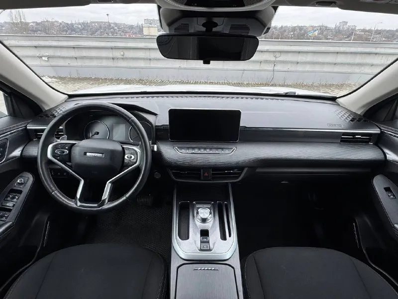 🏁 в продаже haval jolion год выпуска: 2024 пробег на табло: 58 000 км птс: электронный двигатель: 1.5 бензин трансмиссия: amt vin: xzgee04a8ra888225 цена: 1 510 000 руб. 📞 + 7 (938) 130-35-61 адрес: г. ростов-на-дону, тц «сиверс», пр. сиверса, 23 – как нас найти способы оплаты: — наличные; — кредит (20 банков); — безнал без ндс; — обмен на ваш авто. больше подробностей об авто и способах оплаты узнавайте у менеджера @autozaorndbot ___________ смотрите все авто в наличии – https://autozao. ru/ max. ru/auto_zao_rnd 💬 🗺️ присоединяйтесь к авто зао в других городах: — москва — краснодар - фотография - 5