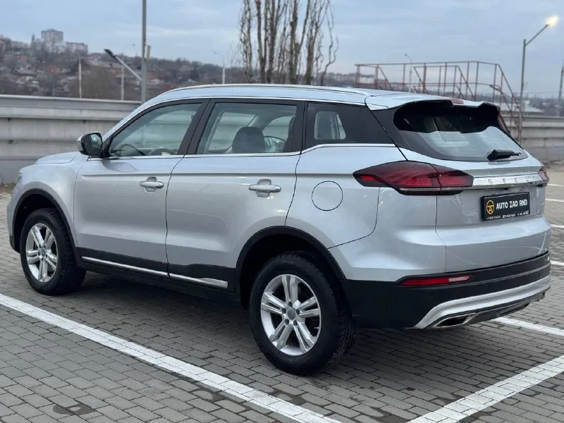 🏁 в продаже geely atlas pro год выпуска: 2023 пробег на табло: 63 000 км птс: электронный двигатель: 1.5 бензин трансмиссия: at vin: y4k8722zxpb305156 цена: 1 440 000 руб. 📞 + 7 (938) 130-35-61 адрес: г. ростов-на-дону, тц «сиверс», пр. сиверса, 23 – как нас найти способы оплаты: — наличные; — кредит (20 банков); — безнал без ндс; — обмен на ваш авто. больше подробностей об авто и способах оплаты узнавайте у менеджера @autozaorndbot ___________ смотрите все авто в наличии – https://autozao. ru/ max. ru/auto_zao_rnd 💬 🗺️ присоединяйтесь к авто зао в других городах: — москва — краснодар - фотография - 3