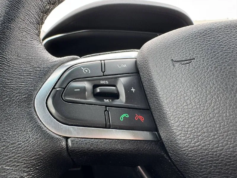 🏁 в продаже geely atlas pro год выпуска: 2023 пробег на табло: 63 000 км птс: электронный двигатель: 1.5 бензин трансмиссия: at vin: y4k8722zxpb305156 цена: 1 440 000 руб. 📞 + 7 (938) 130-35-61 адрес: г. ростов-на-дону, тц «сиверс», пр. сиверса, 23 – как нас найти способы оплаты: — наличные; — кредит (20 банков); — безнал без ндс; — обмен на ваш авто. больше подробностей об авто и способах оплаты узнавайте у менеджера @autozaorndbot ___________ смотрите все авто в наличии – https://autozao. ru/ max. ru/auto_zao_rnd 💬 🗺️ присоединяйтесь к авто зао в других городах: — москва — краснодар - фотография - 5