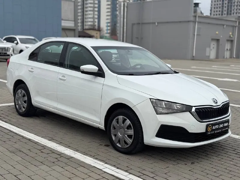 🏁 в продаже skoda rapid год выпуска: 2021 пробег на табло: 132 000 км птс: электронный двигатель: 1.6 бензин трансмиссия: at vin: xw8ac2nh6mk133687 цена: 940 000 руб. 📞 + 7 (938) 130-35-61 адрес: г. ростов-на-дону, тц «сиверс», пр. сиверса, 23 – как нас найти способы оплаты: — наличные; — кредит (20 банков); — безнал без ндс; — обмен на ваш авто. больше подробностей об авто и способах оплаты узнавайте у менеджера @autozaorndbot ___________ смотрите все авто в наличии – https://autozao. ru/ max. ru/auto_zao_rnd 💬 🗺️ присоединяйтесь к авто зао в других городах: — москва — краснодар - фотография - 2