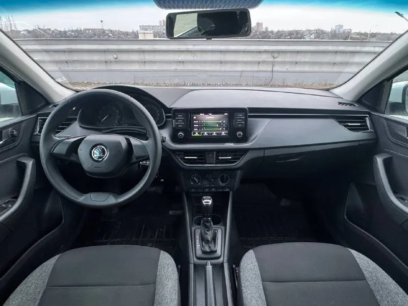 🏁 в продаже skoda rapid год выпуска: 2021 пробег на табло: 132 000 км птс: электронный двигатель: 1.6 бензин трансмиссия: at vin: xw8ac2nh6mk133687 цена: 940 000 руб. 📞 + 7 (938) 130-35-61 адрес: г. ростов-на-дону, тц «сиверс», пр. сиверса, 23 – как нас найти способы оплаты: — наличные; — кредит (20 банков); — безнал без ндс; — обмен на ваш авто. больше подробностей об авто и способах оплаты узнавайте у менеджера @autozaorndbot ___________ смотрите все авто в наличии – https://autozao. ru/ max. ru/auto_zao_rnd 💬 🗺️ присоединяйтесь к авто зао в других городах: — москва — краснодар - фотография - 5